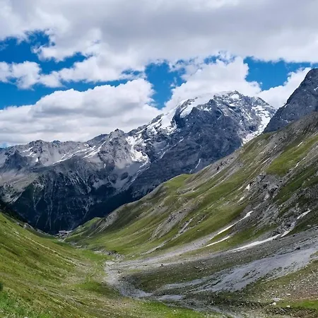 Bormio-vista Alpi-terme-trekking-relax * イゾラッチャ