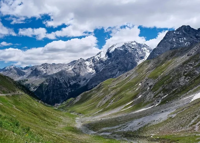 Bormio-vista Alpi-terme-trekking-relax * イゾラッチャ